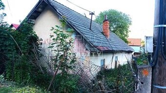 Pozemok so starým domom Pov.Podhradie