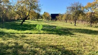 Krásny a veľkorysý stavebný pozemok v obci OPINÁ, 3134 m2