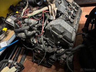 M62b44 4,4i V8 swap BMW 210kW