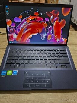 Asus Expertbook so 16gb ram i3 procesorom 256gb ssd diskom a