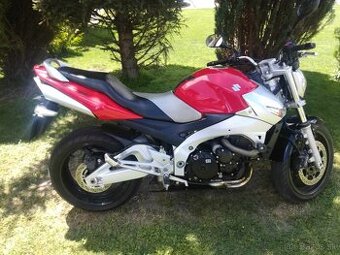 Suzuki GSR 600