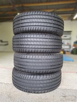 225/65 R17 Bridgestone