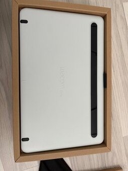 Wacome one 13 creative Pen display