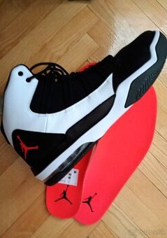 Jordan Max tenisky 47/5 31cm Basketbal