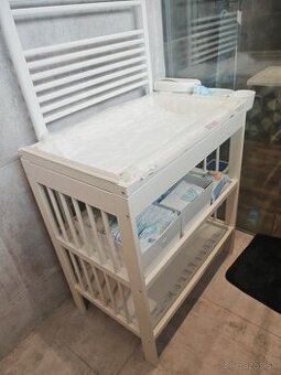 Prebaľovaci pult ikea