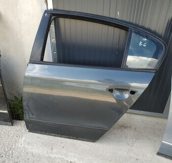 Leve levy zadni dvere vw passat b6 hole