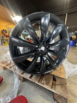 Tesla Model S R21 5x120 265/35 / 245/35 letne pneu