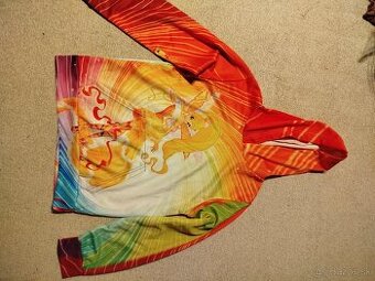 Farebná mikina s rozprávkovým motívom