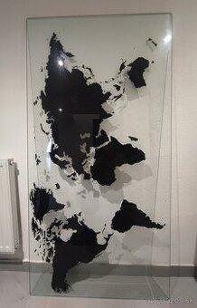 Sklenená doska s mapou sveta