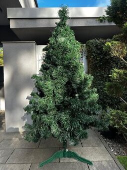 Umelý vianočný stromček (180cm) spolu so svetielkami