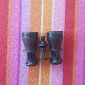 Starožitný divadelní dalekohled