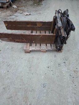 Rotační svěrací čelisti na VZV s bočním posuvem