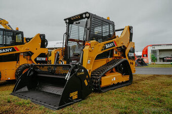 PASOVÝ ŠMYKOM RIADENÝ NAKLADAČ SANY SS230V