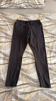 Dámske legíny nové Esmara veľkosť L nariasené na zadku