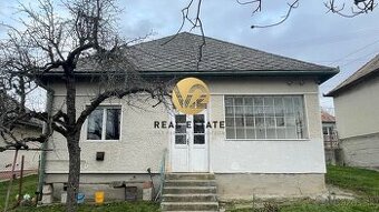 REZERVOVANÝ  NA PREDAJ 3-izbový rodinný dom, s 18á pozemkom