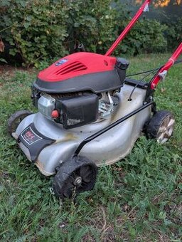 Benzínová kosačka VeGA 424 SDX s pojazdom