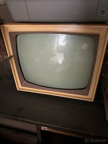 Predám starožitné televízor