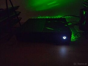Xbox one 1TB (s mechanikou a s LED podsvietenim)hra