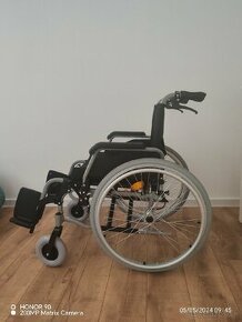 Predám málo používaný invalidný vozik - 1