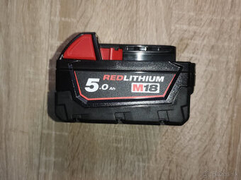 Milwaukee M18 B5 Redlithium Li-Ion Akumulátor (18V/5,0Ah)
