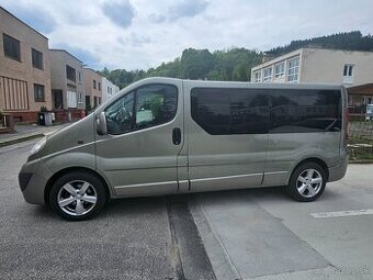 Opel Vivaro 8miestna predĺžená verzia r.v 2012