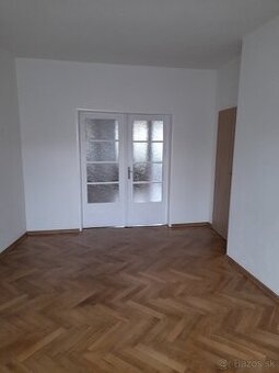 Na prenájom 2 izbový byt s terasou