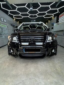 Toyota LANDCRUISER 200 V8 4.5 l D-4D LUX WALD TUNING
