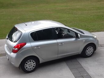 HYUNDAI i20, TK do 27.3.2027, KLÍMA, ISOFIX, cúvacie senzory