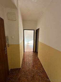 INVESTIČNY 2 izbový byt v centre DS za 85.000 EUR - 1