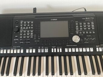 Yamaha PSR S975