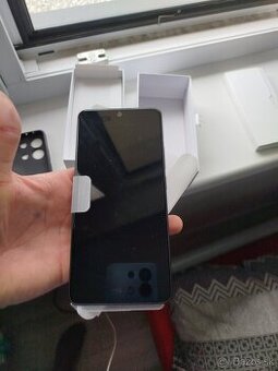 Redmi Note 13 , ma 8GB RAM a 25GB ROM