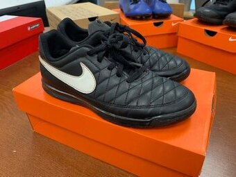 Detské halové-kopačky NIKE Majestry IC Jr.