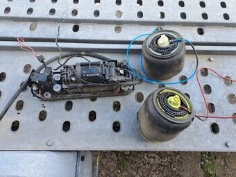 Kompresor + zadní měchy BMW F07, F01, F02