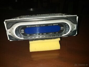 Autorádio Sony a Sencor, dvd s monitorom v opierke