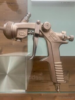 Striekacia pistol EST