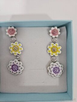 Petra Toth nausnice visiace pivonky