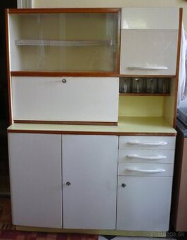 kredenc,kreslá,stoličky...