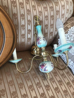 Porcelanovy,romanticky luster.