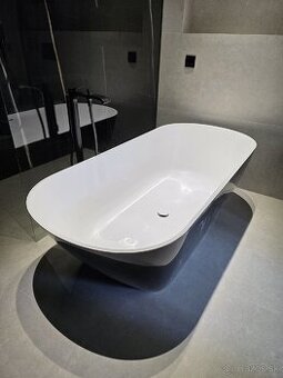 Predám novú vaňu Laufen s defektom