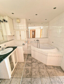 Na predaj: Nadštandardne veľký 3-izbový byt s loggiou – Koši