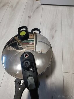 Tlakovy hrniec tescoma