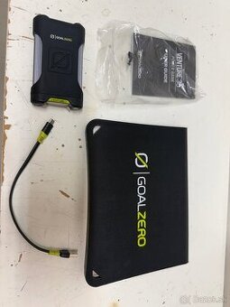 Goal Zero Venture 35 Nomad 10 Solar Kit