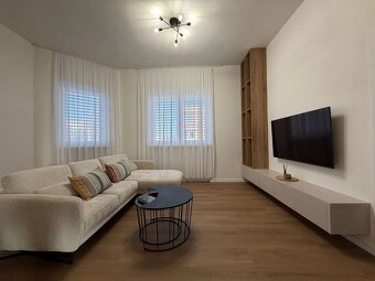 Moderný,nadštandardný byt v rodinnom dome so súkrom. dvorom