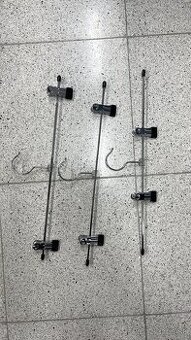 Kovové vešiaky na nohavice