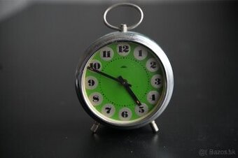 Prim green mechanický budík 1970 – vintage