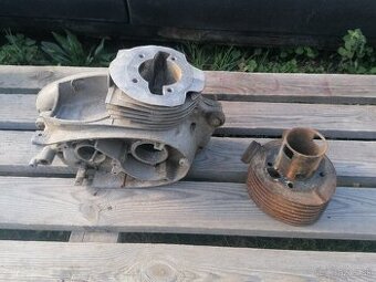 Bloky motora- kartre a valec s piestom na Jawa 250 perák