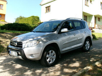 TOYOTA RAV4 2.2 D 4x4