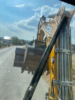 Jcb 35Z rv2023 1300mth klíma ešte 2 roky záruka