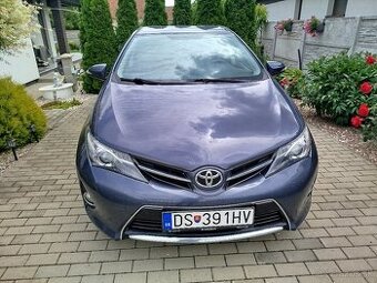 Predam Toyotu Auris