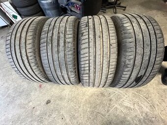 256/40R22